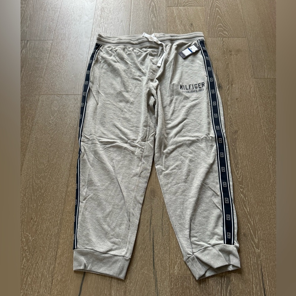 Tommy Hilfiger gray sweatpants